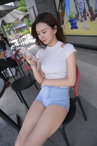 图片[1]-短发牛仔的漂亮女生【2.4G】-JK图库