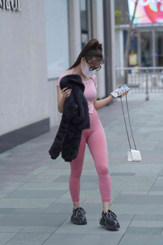 粉红色瑜伽裤的眼镜妹妹【93P】04019-JK图库