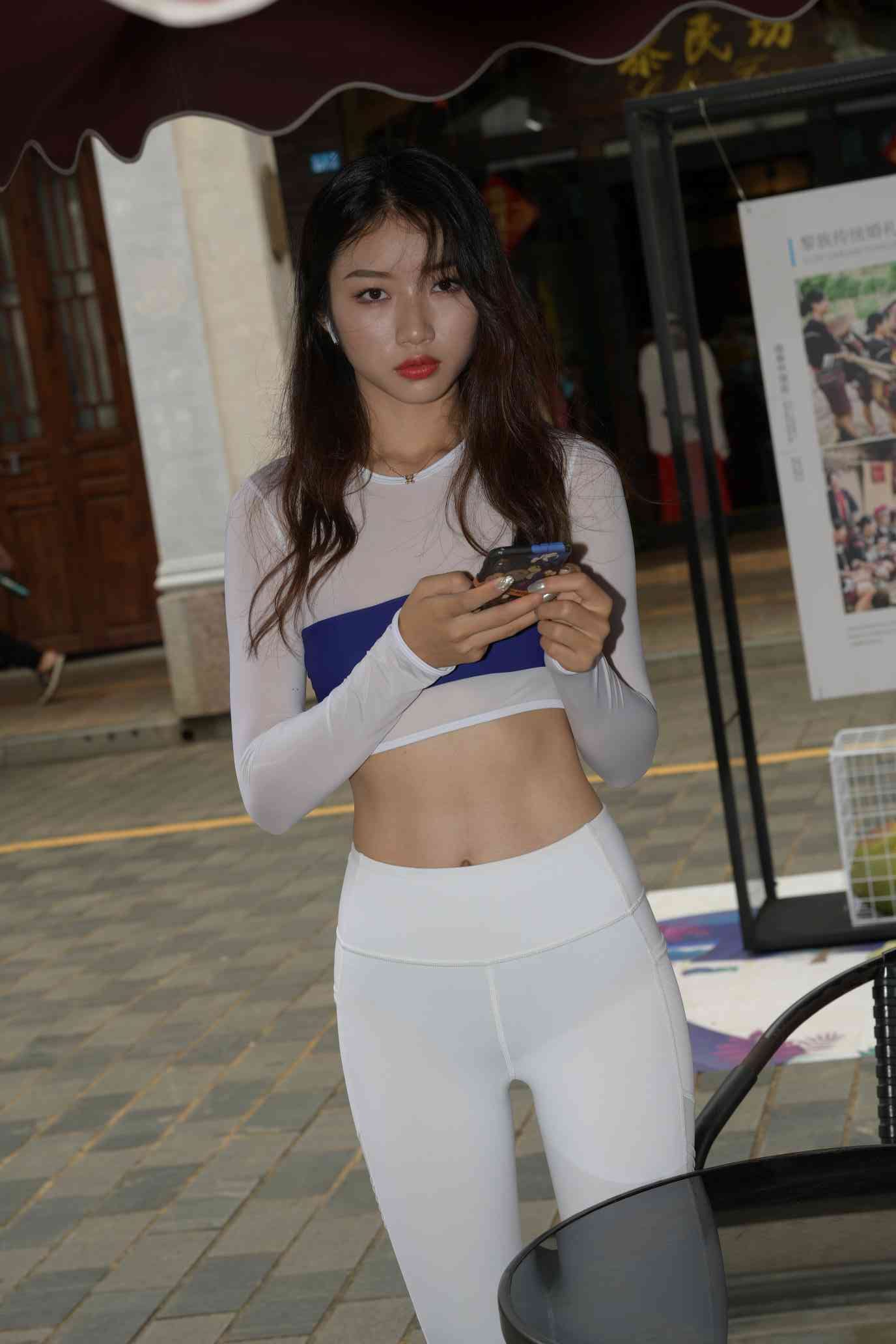 图片[3]-白色瑜伽裤好身材女孩【530P】04041-JK图库