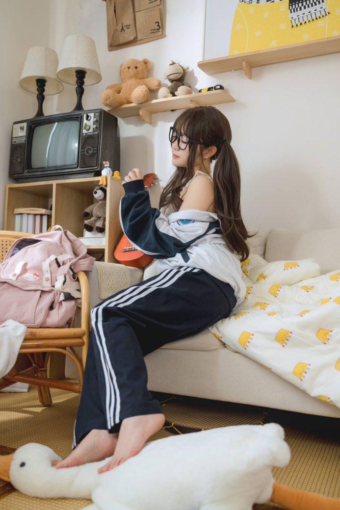 穿校服的双马尾女孩【64P】20010-JK图库