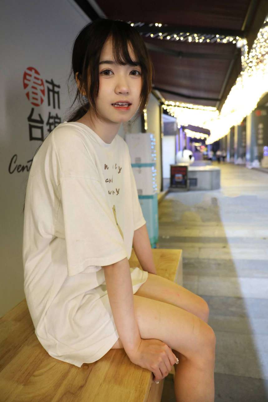 图片[4]-KTV里唱歌的长腿帆布鞋女孩【102P】20015-JK图库