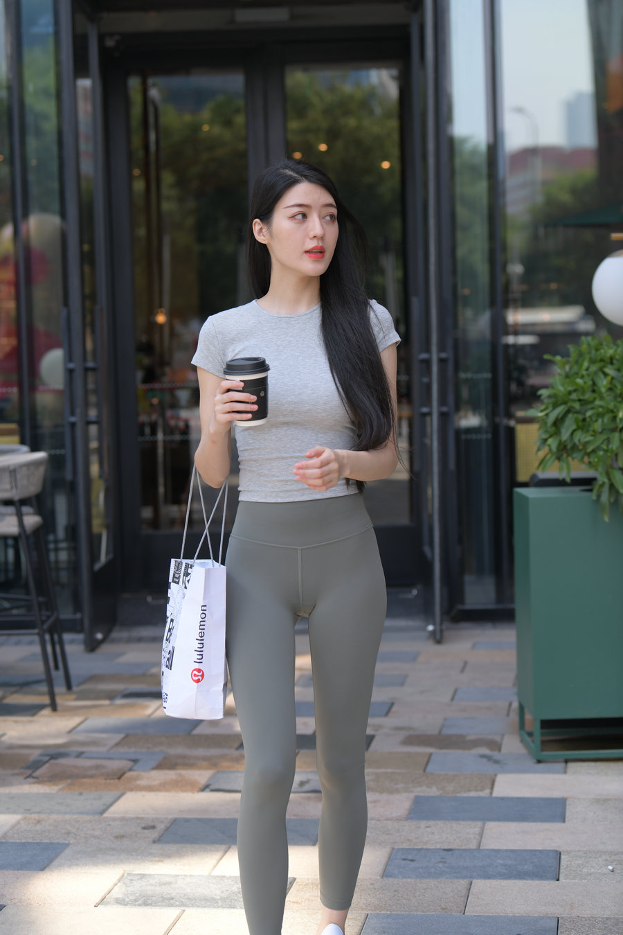 图片[4]-在外面逛街的瑜伽裤女孩J2240 449P1V-16.7GB-JK图库