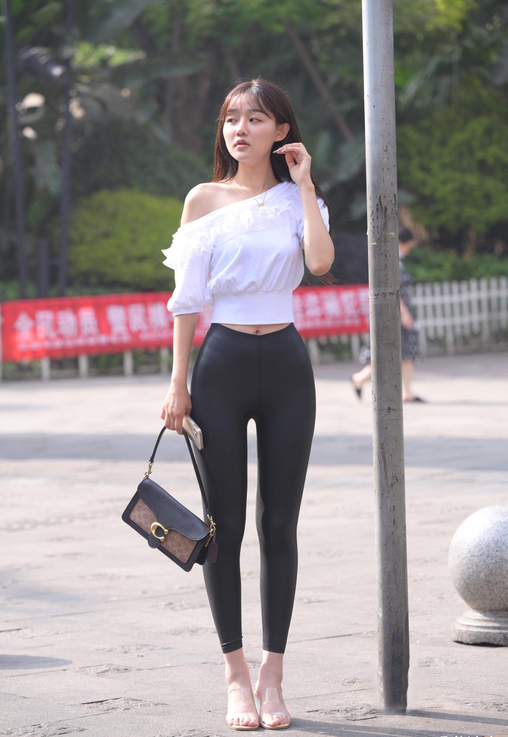 图片[5]-笑容非常甜美且治愈的皮裤女孩 J1945 751P1V-22.1GB-JK图库