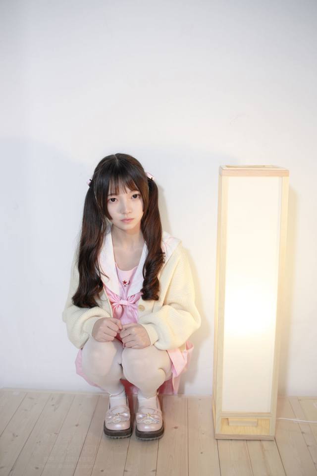 图片[2]-好像有什么心事的白丝双马尾女孩【59P】20022-JK图库