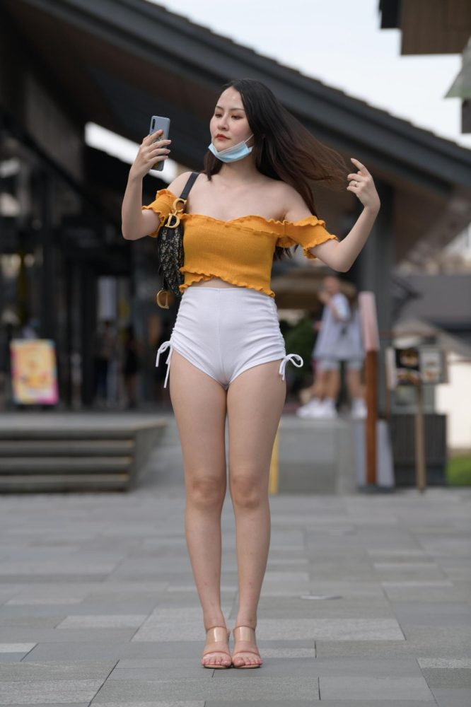 高腰白色短裤的漂亮女孩【767P】00065-JK图库