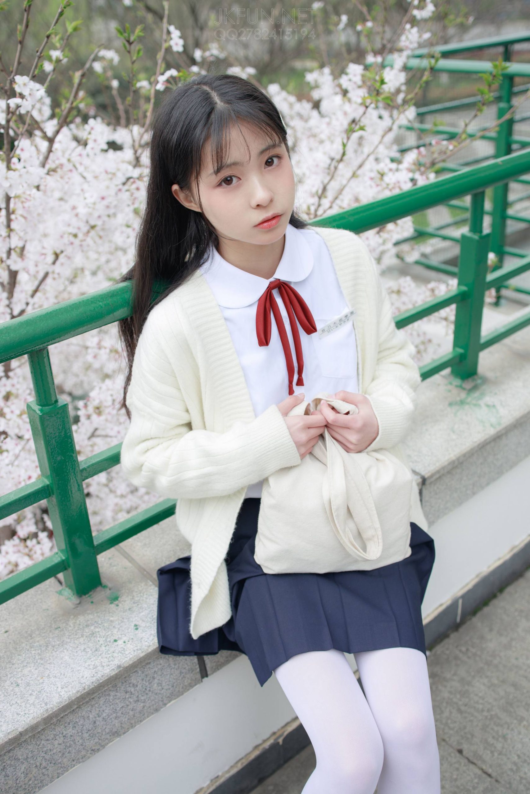 图片[1]-甜美可人的白丝姑娘【127P】20011-JK图库