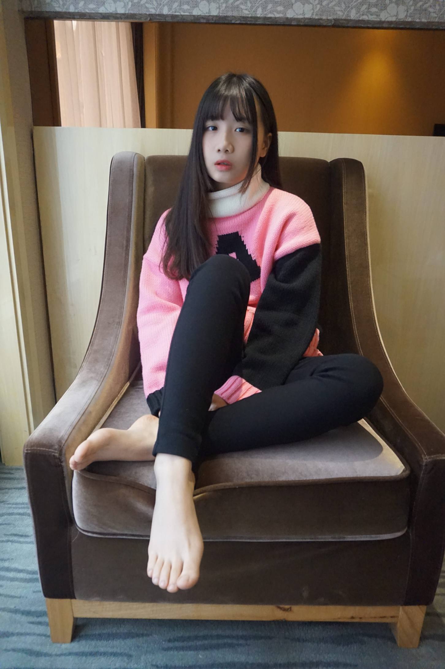 图片[1]-齐刘海的长发女孩【70P】20016-JK图库