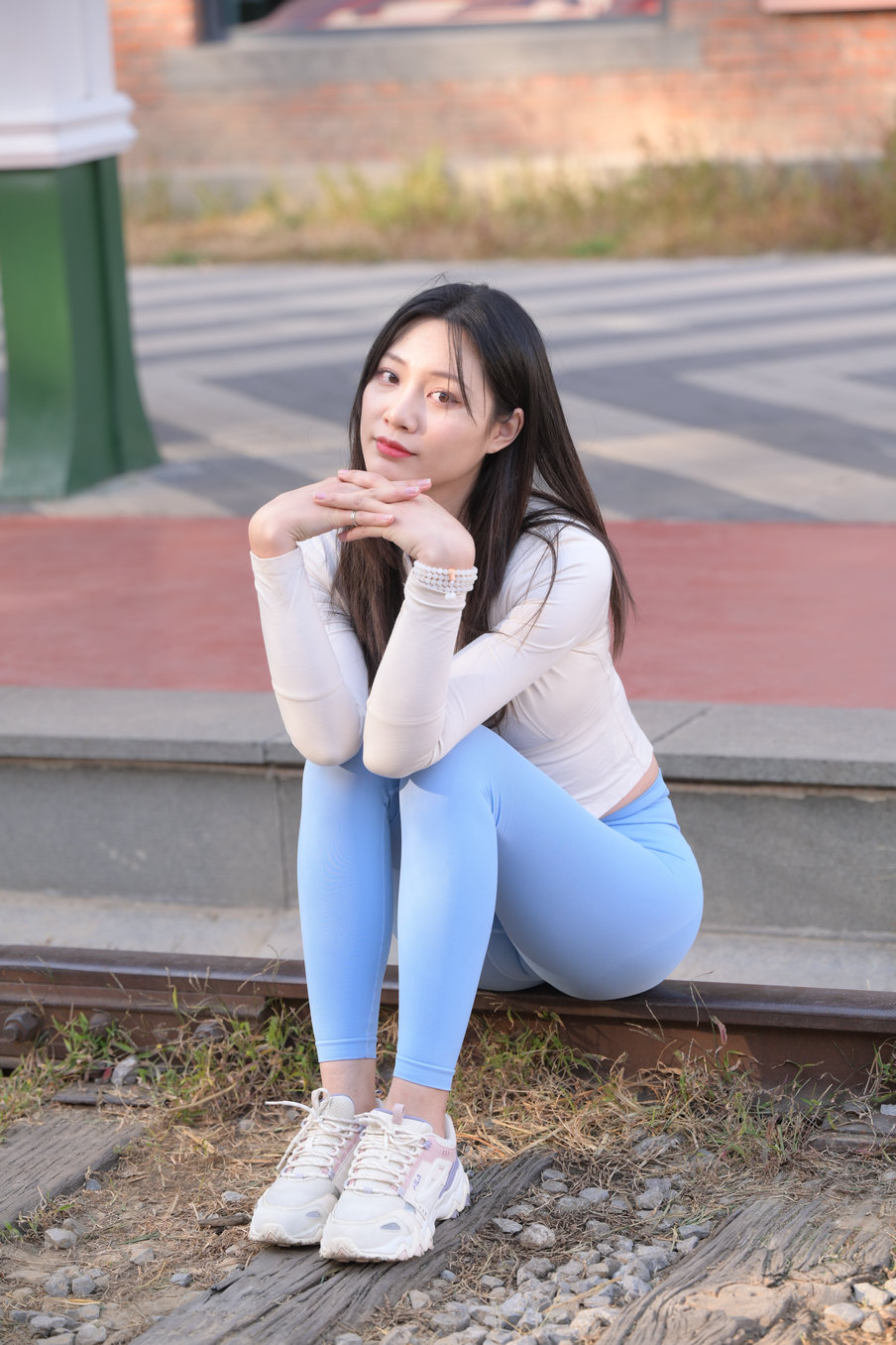 图片[2]-在路边休息的瑜伽裤女孩 J3435 558P-10.8GB-JK图库