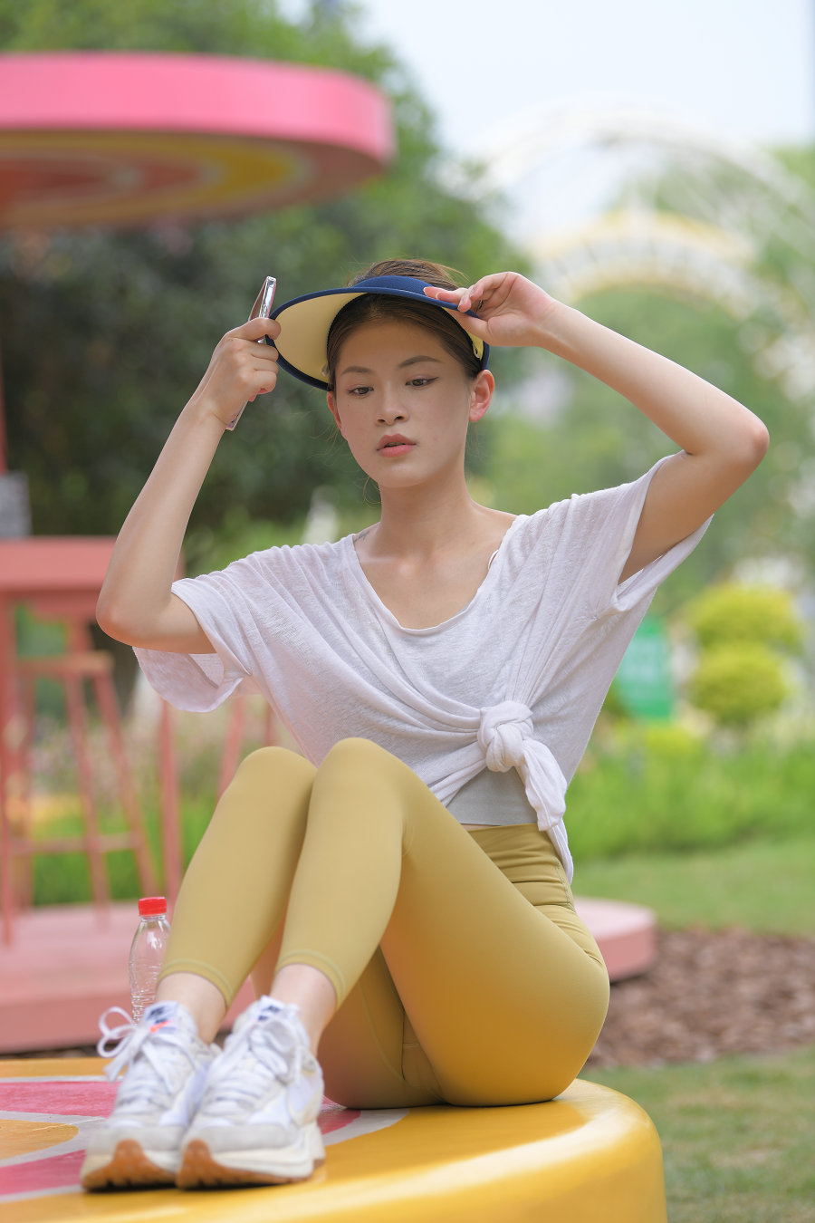 图片[1]-戴着遮阳帽的瑜伽裤女孩J2965 796P1V-27.1GB-JK图库