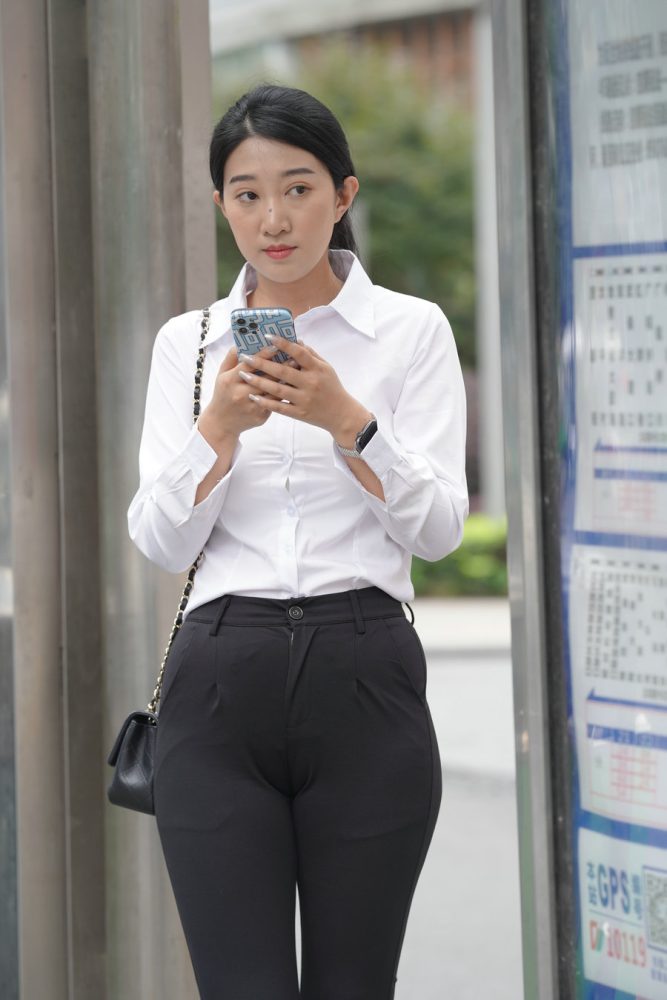 图片[3]-等公交的制服女人J2130 976P2V-29.5GB-JK图库