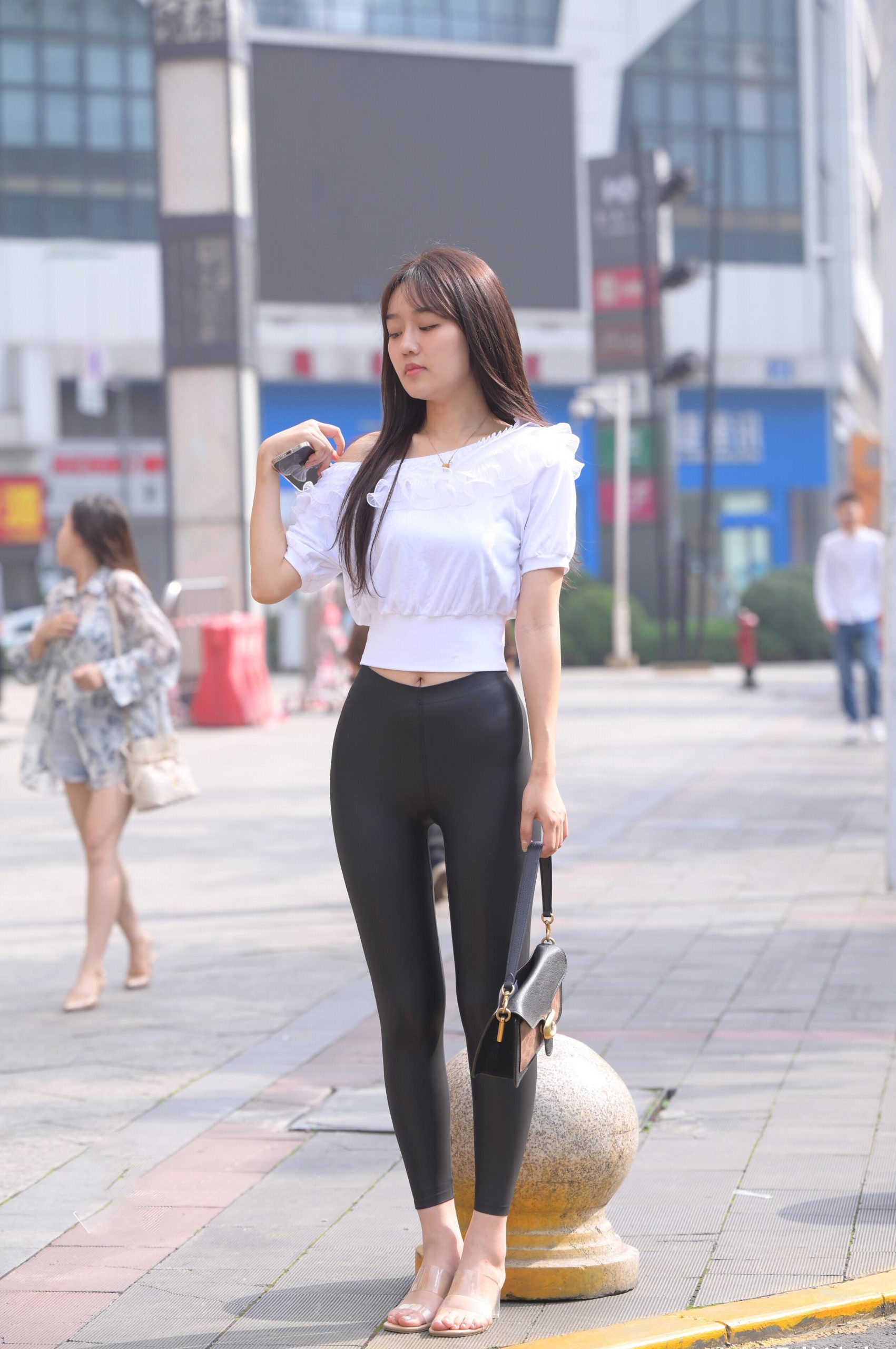 图片[4]-笑容非常甜美且治愈的皮裤女孩 J1945 751P1V-22.1GB-JK图库