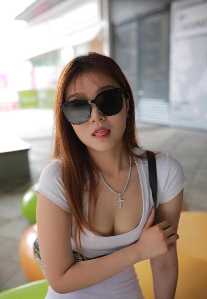 看上去拽拽的瑜伽裤女孩 J1695 425P1V-14.0GB-JK图库