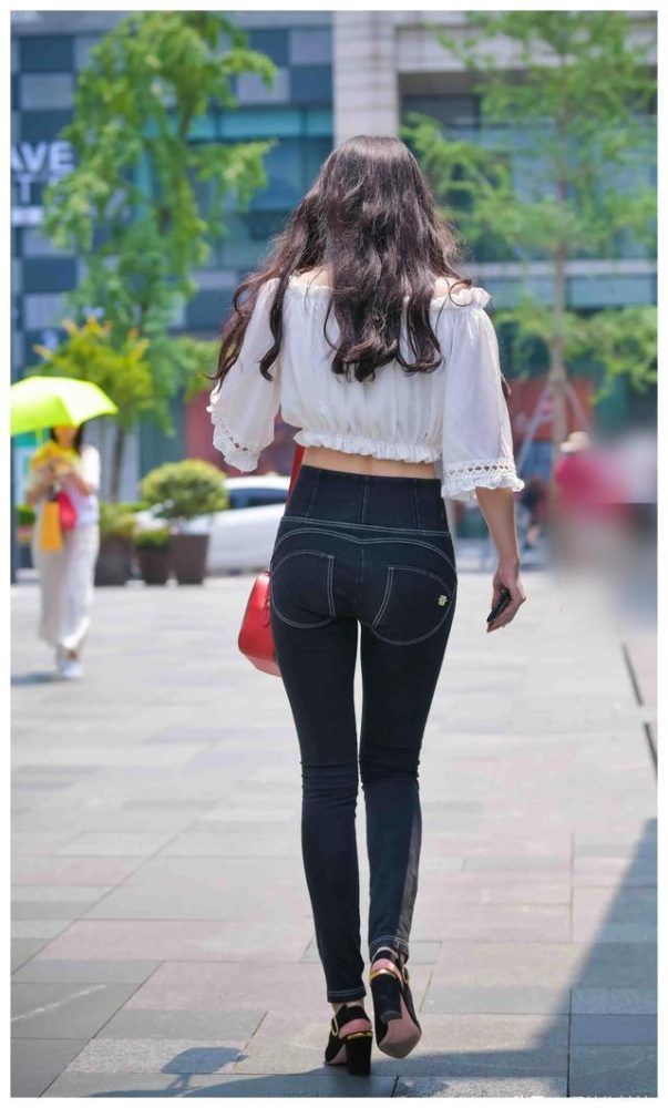 紧身牛仔裤卷发姑娘 J1726 103P-2.28GB-JK图库