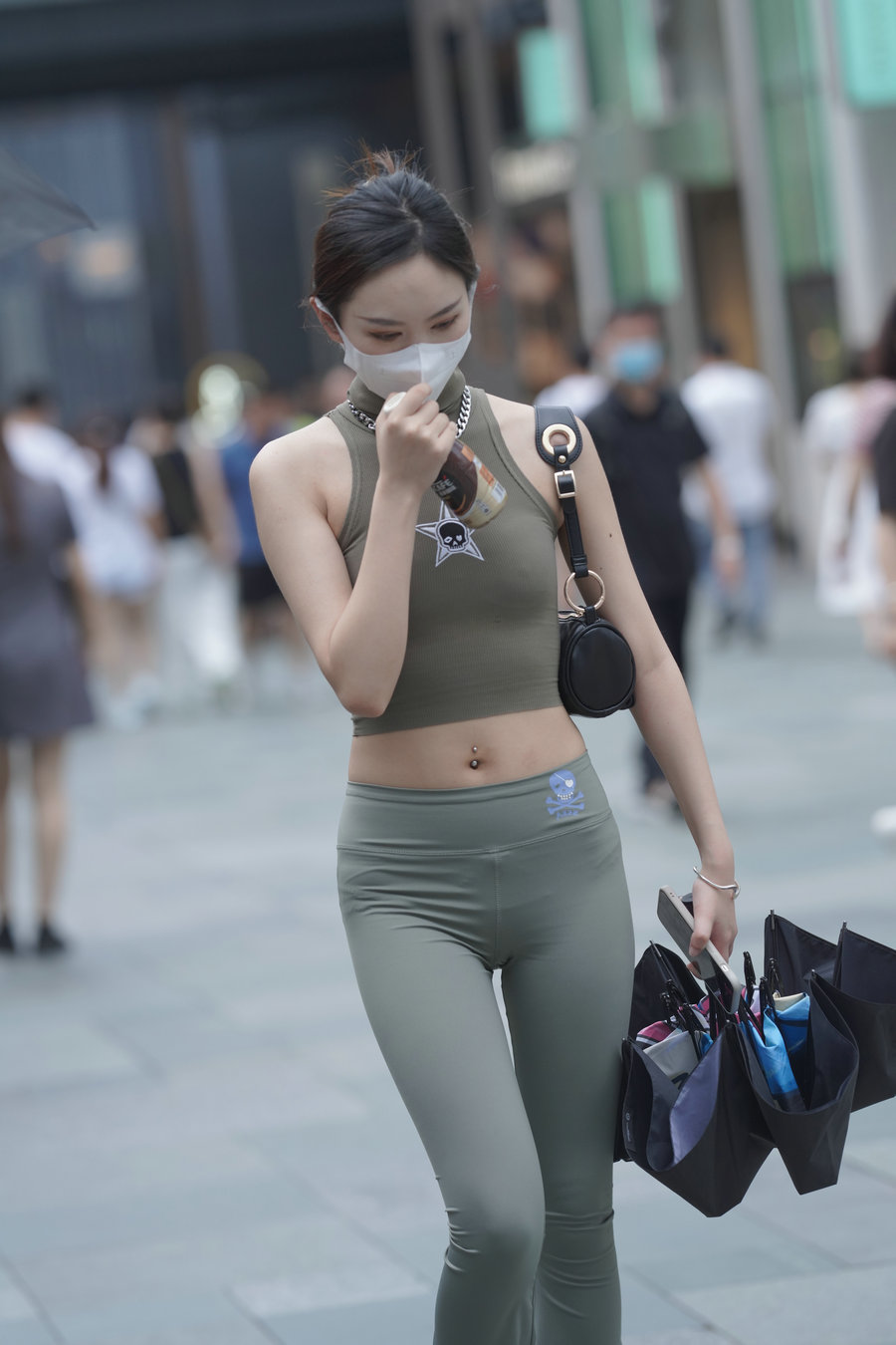 图片[1]-戴口罩的瑜伽裤小女人J3557 133P-1.43GB-JK图库