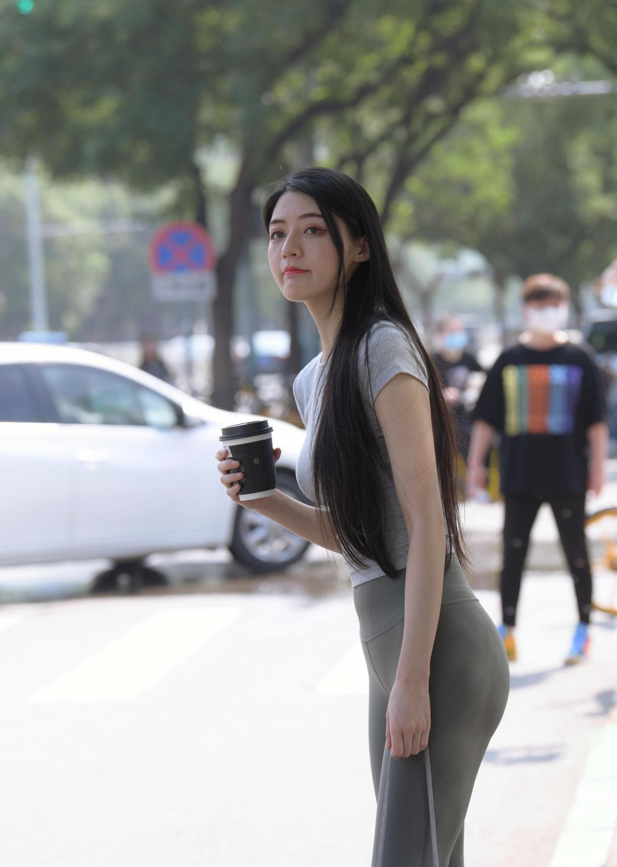 图片[3]-在外面逛街的瑜伽裤女孩J2240 449P1V-16.7GB-JK图库