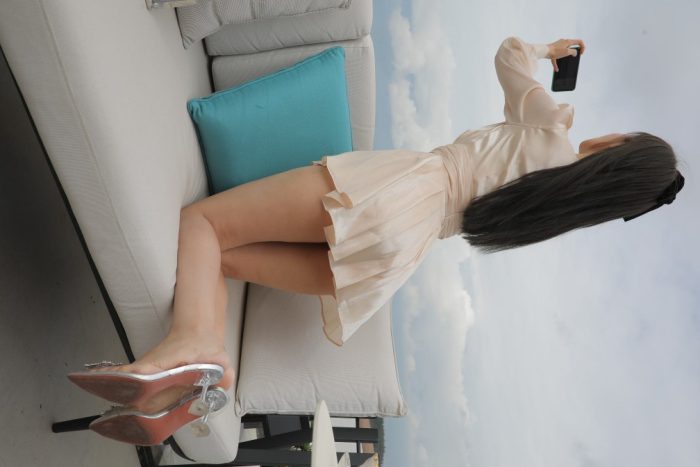 戴黑色蝴蝶结的长发女孩【369P】00027-JK图库