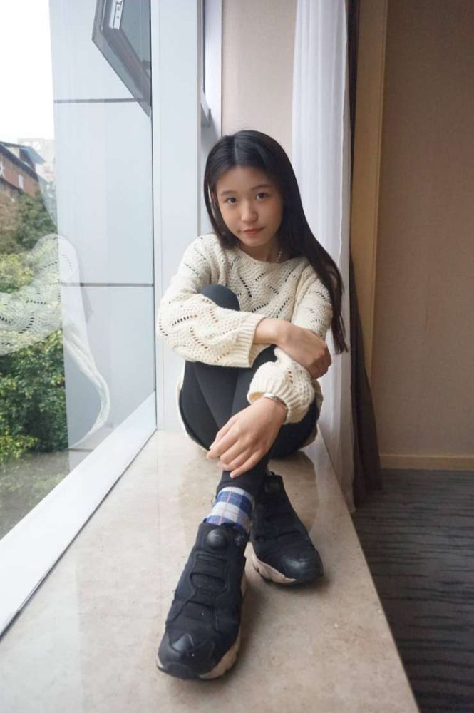 眼神很清澈的赤脚女孩【59P】20020-JK图库