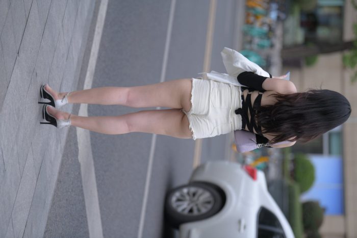 长发飘飘的白色热裤美丽女孩【49P】00029-JK图库