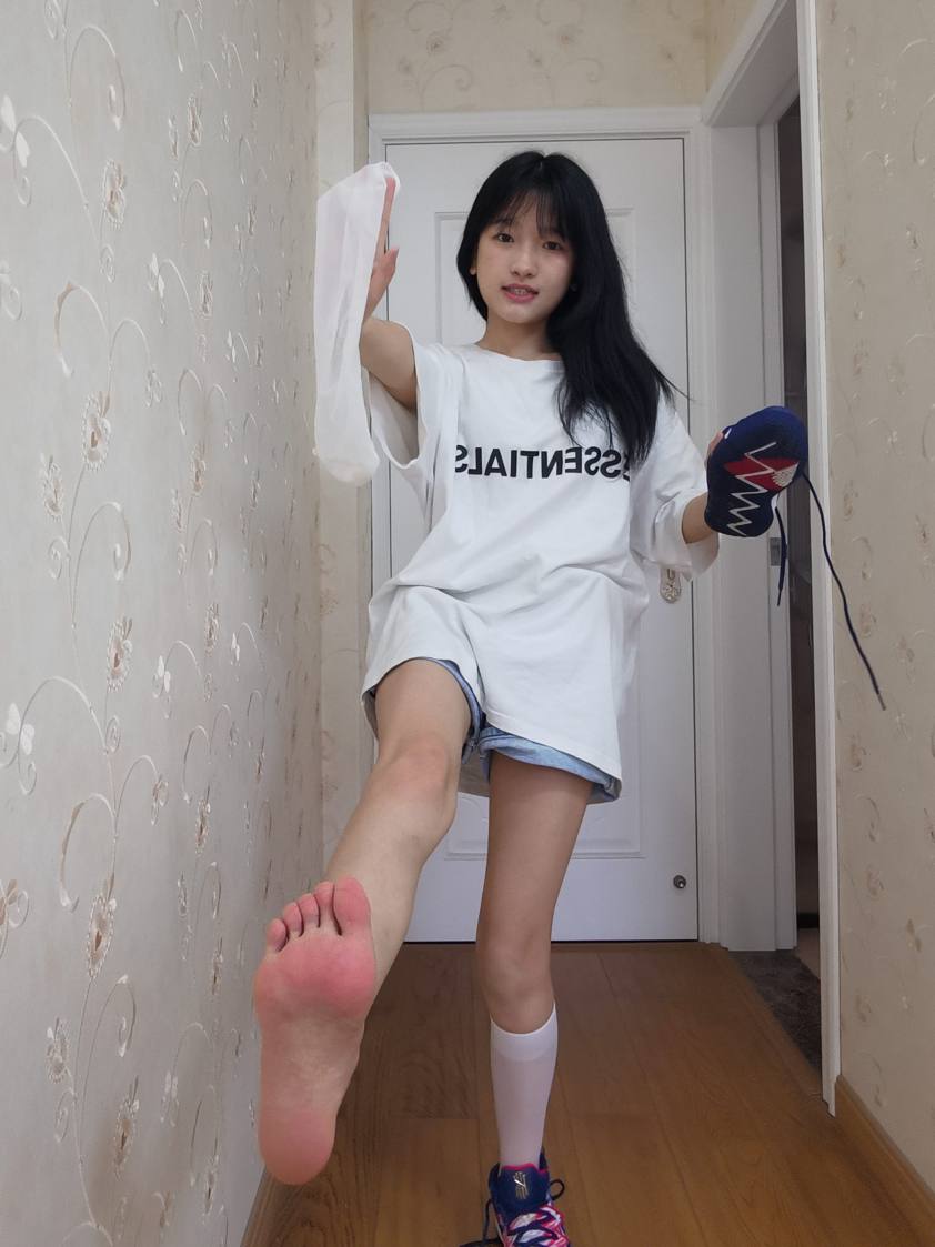 图片[1]-调皮的白袜女孩【149P】20017-JK图库