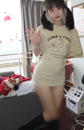 图片[9]-网格丝袜的清纯双马尾小姑娘-JK图库