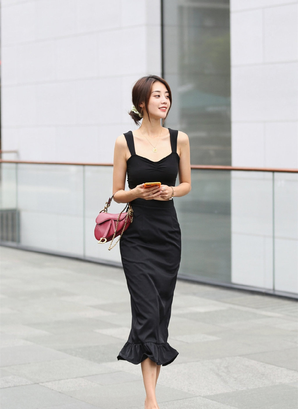 图片[13]-美女壁纸丨街拍美女，白皙美腿一览无余！-JK图库