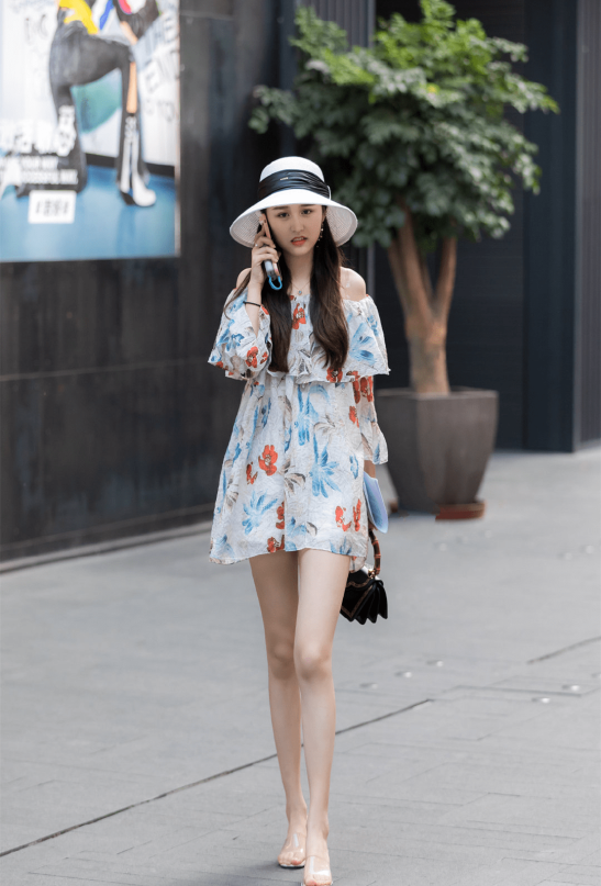 图片[14]-美女壁纸丨街拍美女，白皙美腿一览无余！-JK图库