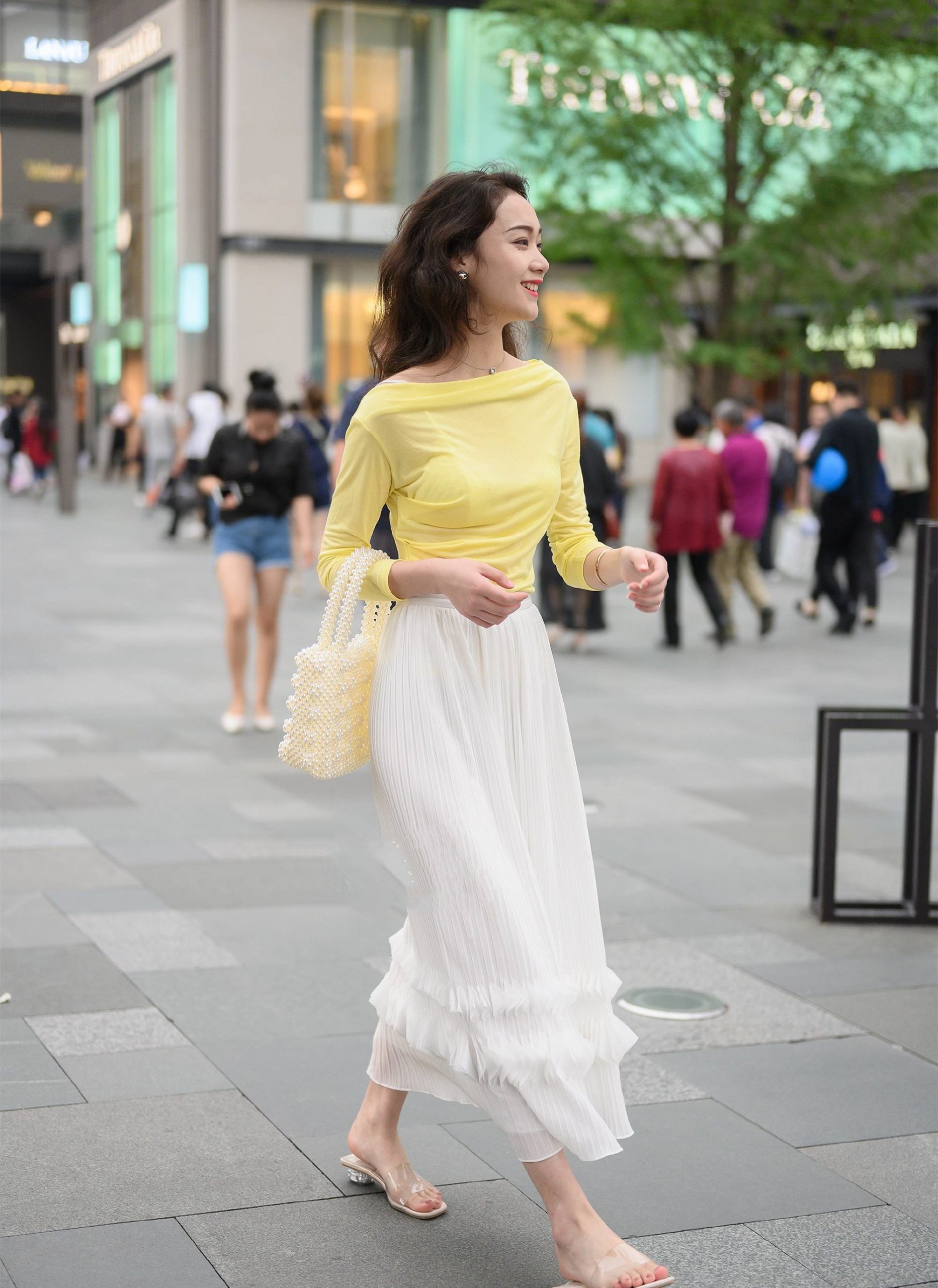 图片[15]-美女壁纸丨街拍美女，白皙美腿一览无余！-JK图库