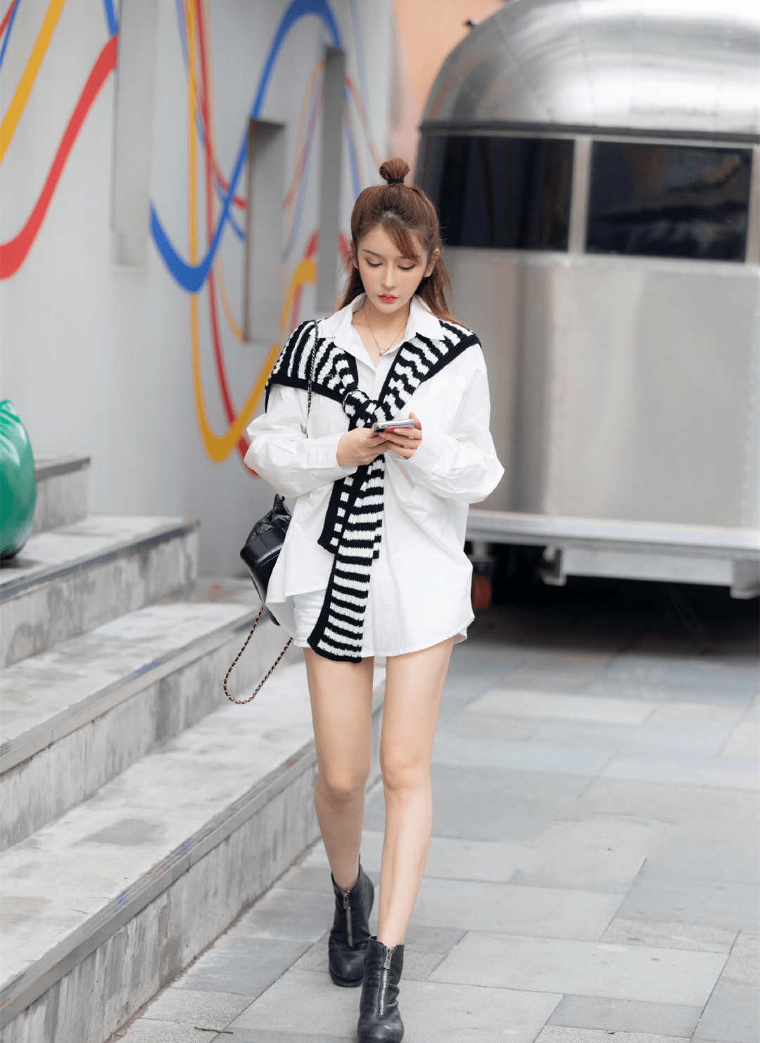 图片[16]-美女壁纸丨街拍美女，白皙美腿一览无余！-JK图库